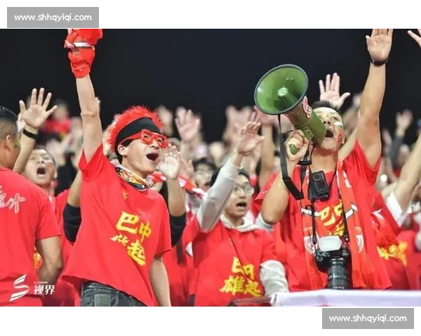 球迷现场失控!为偶像一记精彩扣杀,激动呐喊声震彻全场 球迷现场失控!为偶像一记精彩扣杀,激动呐喊声震彻全场