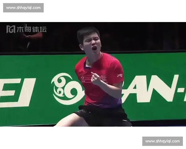 谁能挡我羽坛小将赛场内外，展现少年锐气！